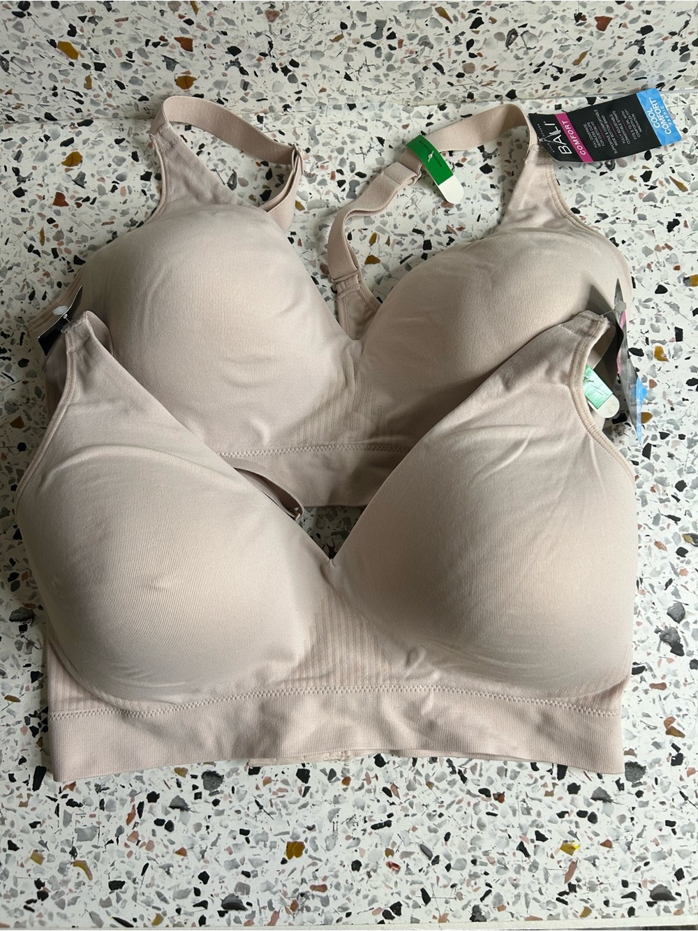 Bali Comfort Revolution wireless bra set of 2 Size Large NWT